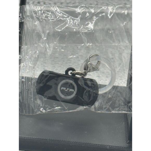 Sony psp console keychain new - Picture 3 of 3